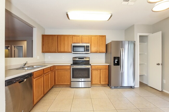 Photo - 3008 W White Feather Ln