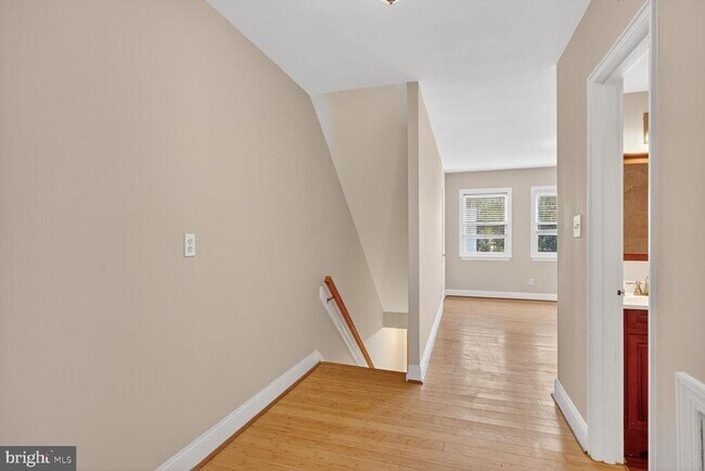 Photo - 610 19th St NE