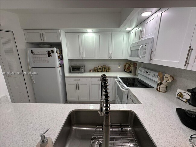 Photo - 12650 SW 6th St Unit 412K