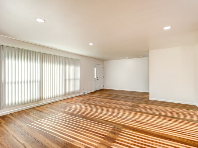 Photo - 3316 Brookmeade Dr