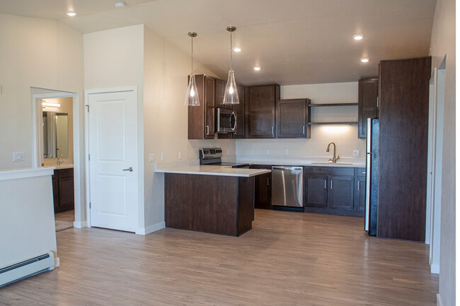 Whispering Oak Apartments