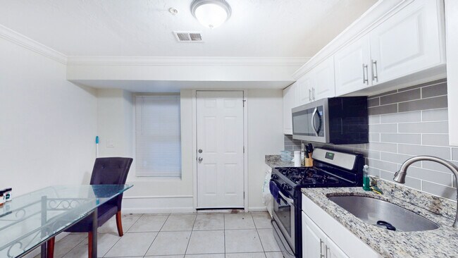 Photo - 712 Shawmut Ave Unidad 1