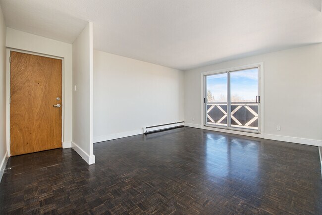 Photo - 1619-1625 Dufferin St