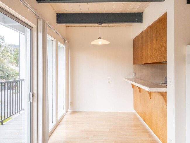 Photo - Tranquil Top Floor 1BR/1BA Unit! Large Private Balcony! Tam Valley! Parking! Laundry! Storage! PR... Unit #6