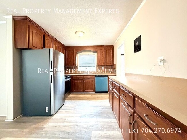 Photo - 3930 Carlyle Dr