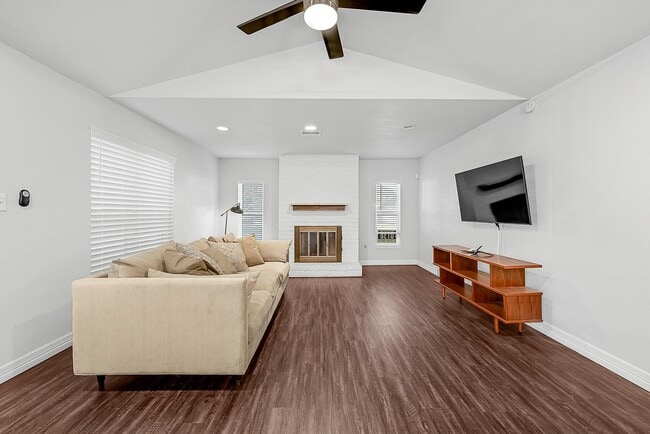 Photo - 10822 Bob White Dr