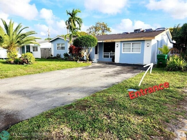 Building Photo - 7904 Venetian St Rental