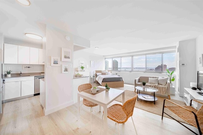 Building Photo - 100 Montgomery St Unit 12G