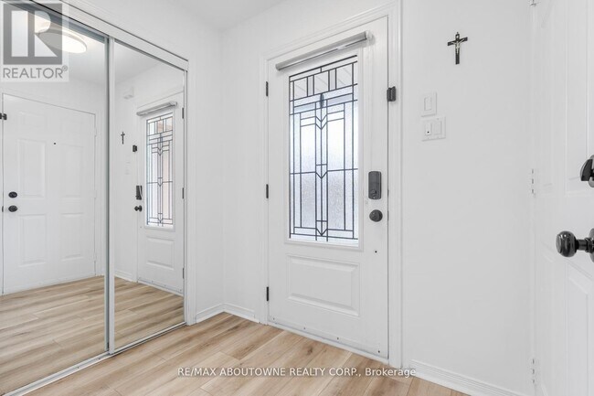 Photo - 30 Harnesworth Crescent