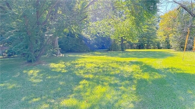 Photo - 122 Barnesville Rd