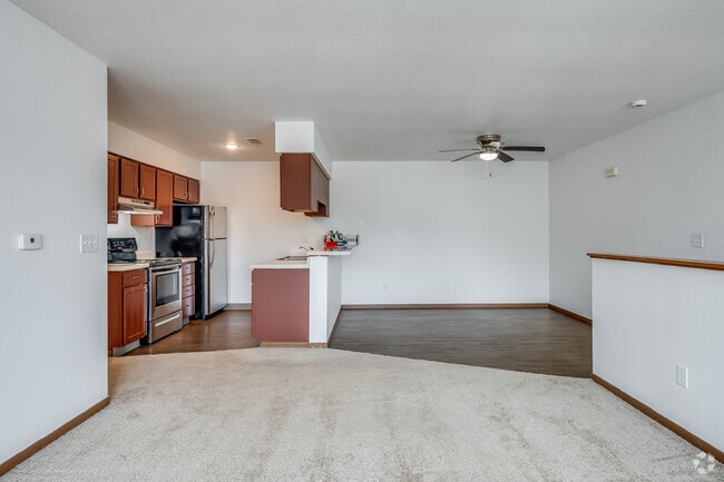 3BR, 1BA - 1,031SF - Living Room