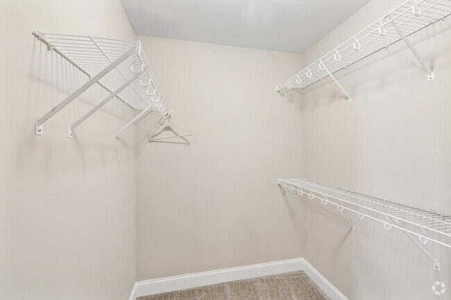 Jackson 2BR, 2BA - 1,334SF - Secondary Closet