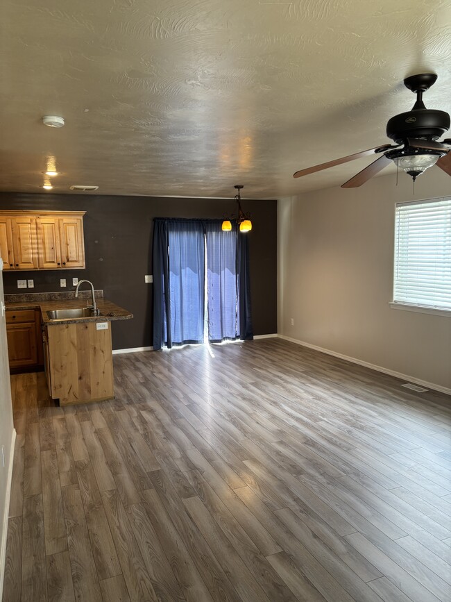 Photo - 2075 Mary Dr