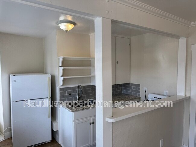 202 Cherry Ave Unit 2