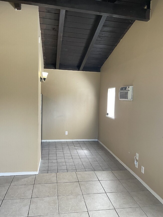 Photo - 2040 Riley Ct Unit 2