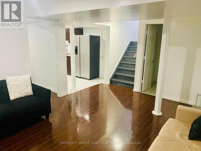 Photo - 105 Prairie Dunes Pl