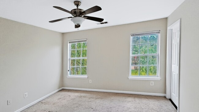 45504 Lakemont Square