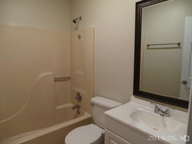 Building Photo - 592 Hill Ln Rental