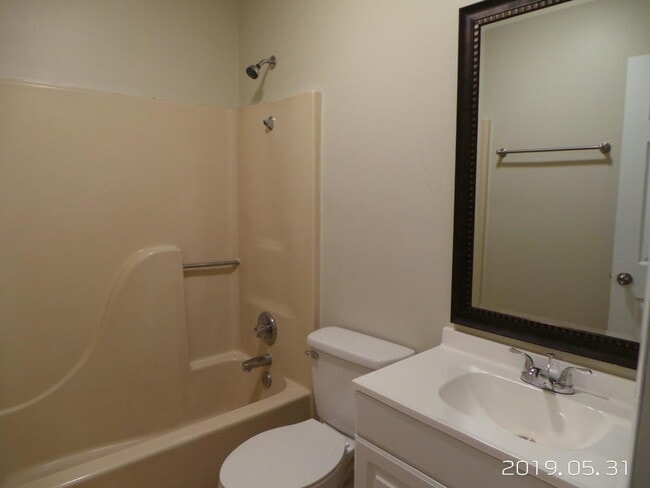 Building Photo - 592 Hill Ln Rental