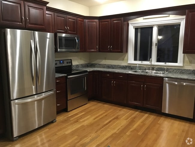 Building Photo - 206 Adams St Unit 2 Rental