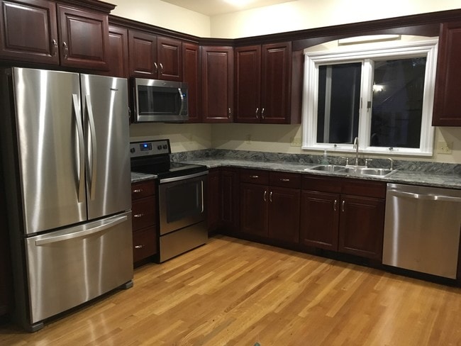 Kitchen - 206 Adams St Apartments Unit 2