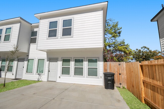 Photo - 8302 Tidwell Rd