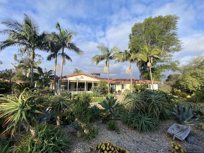 Building Photo - 17090 El Mirador