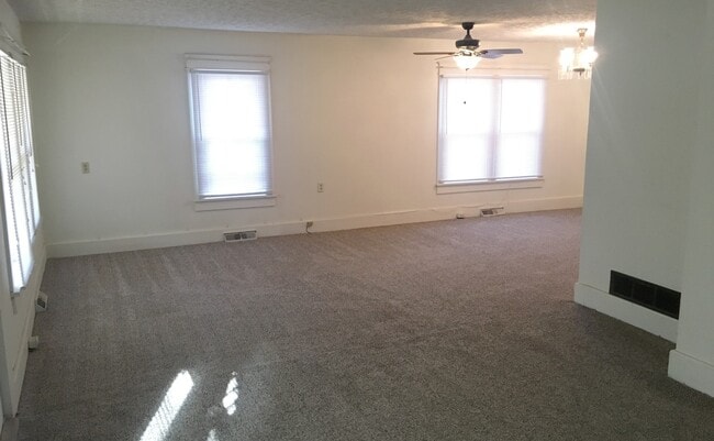 Photo - ** NEW CARPET ** NEWLY REMODELED BATHROOM **