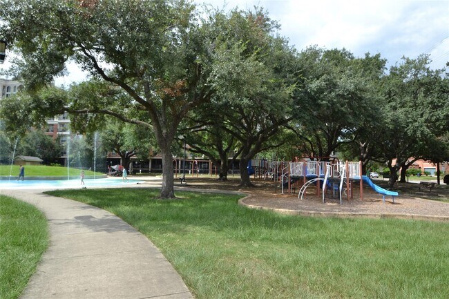 Photo - 1635 Castle Ct