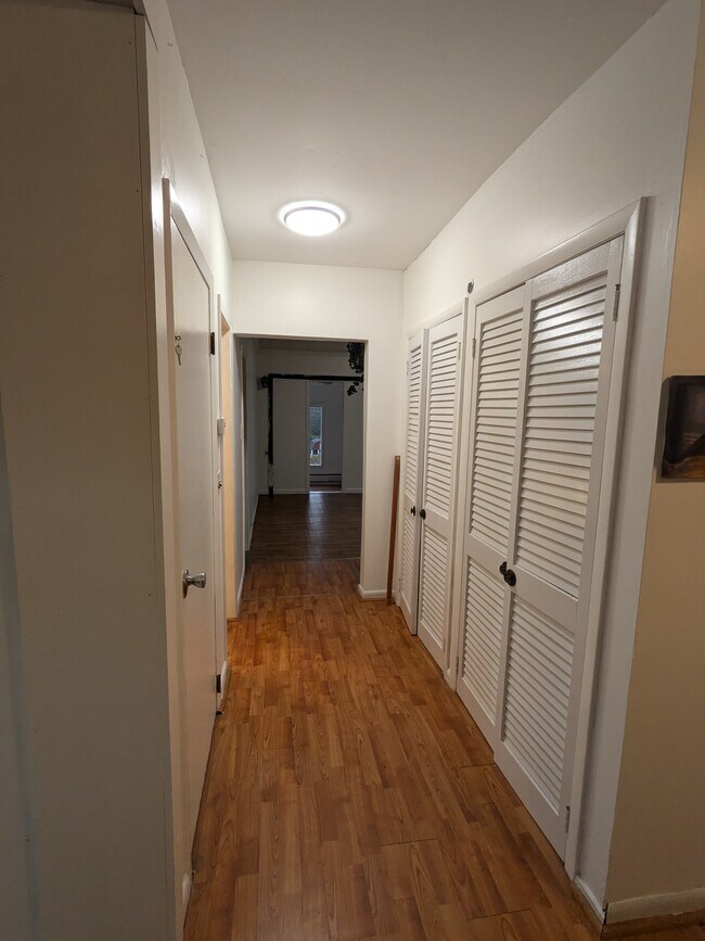 Photo - 1073 Glen Wild Rd