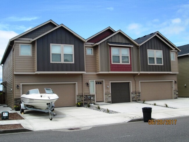 Luxury Townhome In Ridgefield! - Luxury Townhome In Ridgefield!