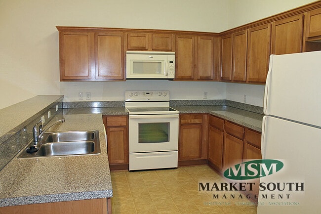 Photo - HIGHLANDS CROSSINGS TOWNHOMES