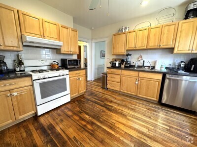 Building Photo - 18 Saint Peter St Unit 1 Rental