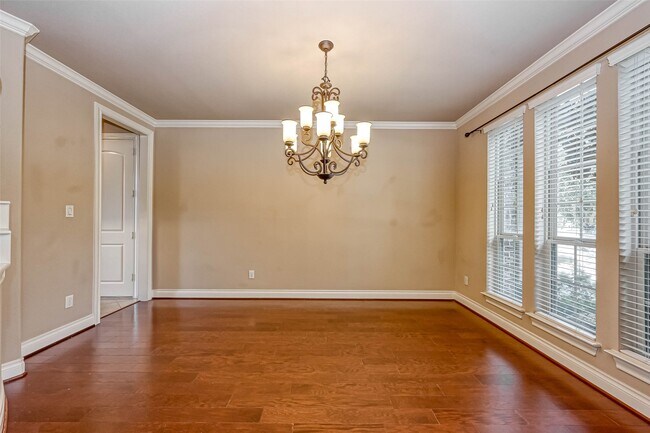 Photo - 27415 Blinkwood Park