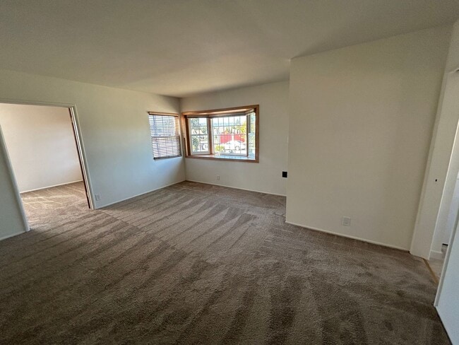 Photo - Lovely house for rent: 4 bed 1.75 bath in ...