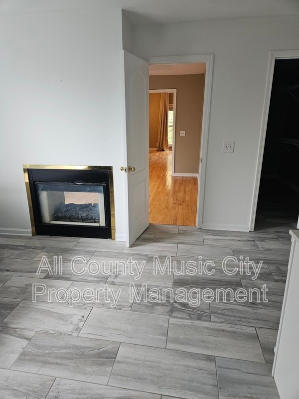 Photo - 425 Chamberlain Park Ln