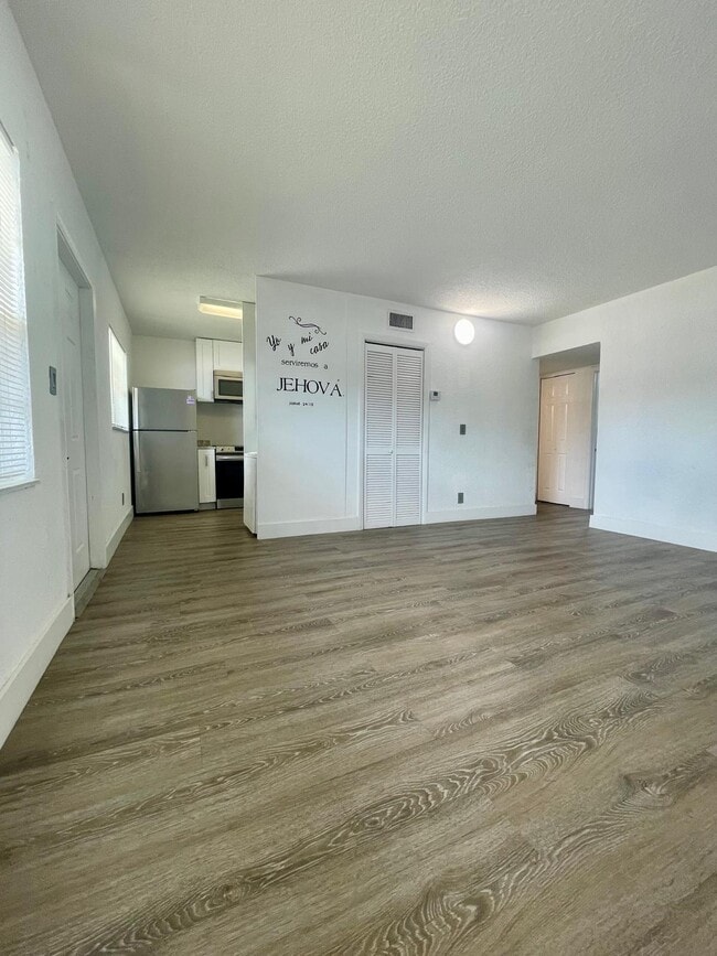 Photo - 651 NW 42nd Ct Unidad 118
