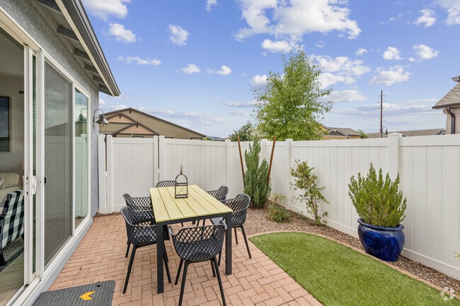 Good Vibrations - 2BR, 3BA - 1,300SF - Patio