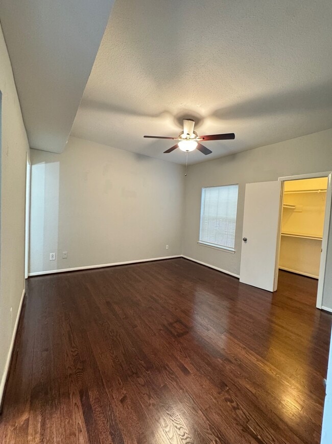 Photo - 9809 Richmond Ave Unidad J1