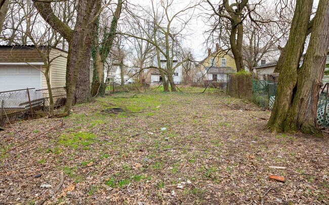 Photo - 1427 E 61st St Unit 1427 E 61st St - Up