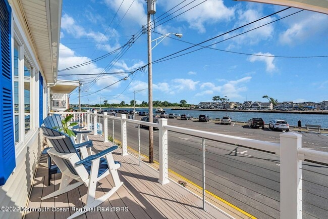 12 Inlet Dr