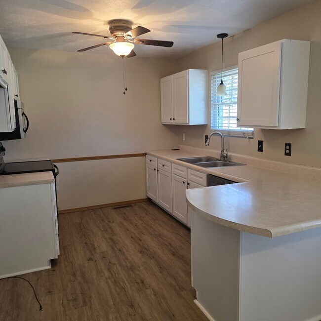 Photo - Great 3 bed 1.5 bath house in South Springfield