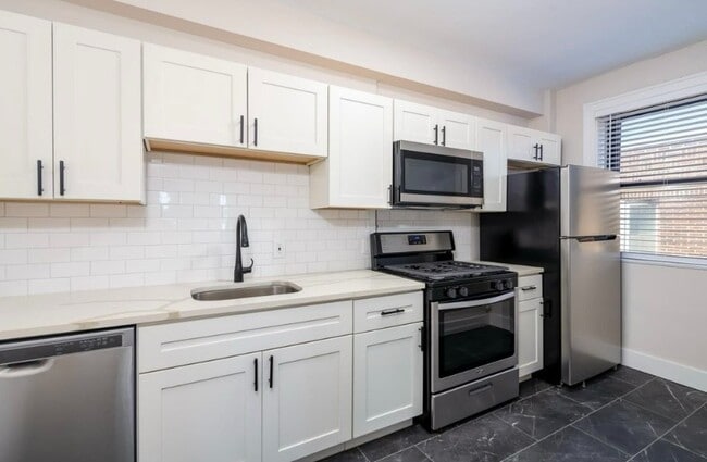 Photo - 5616-41 Pershing Unidad 41