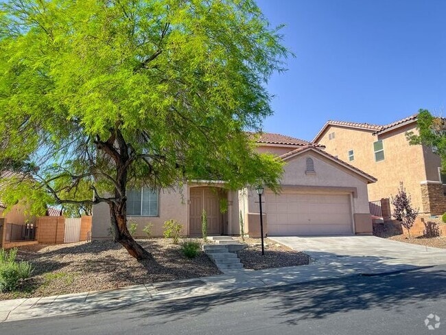 Building Photo - Stunning 5-Bedroom Home in Gated Community...