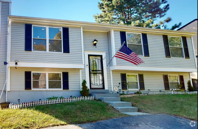 Building Photo - 806 Finch Dr Rental
