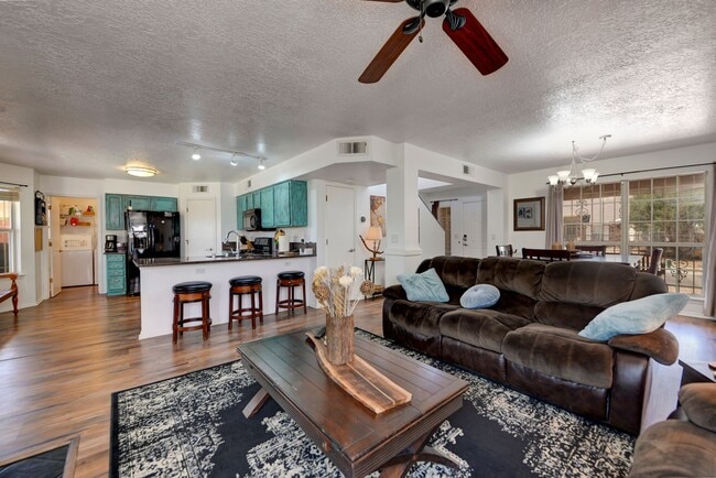 Building Photo - Fully Furnished 3-Bedroom Home Near Petroglyph Monument