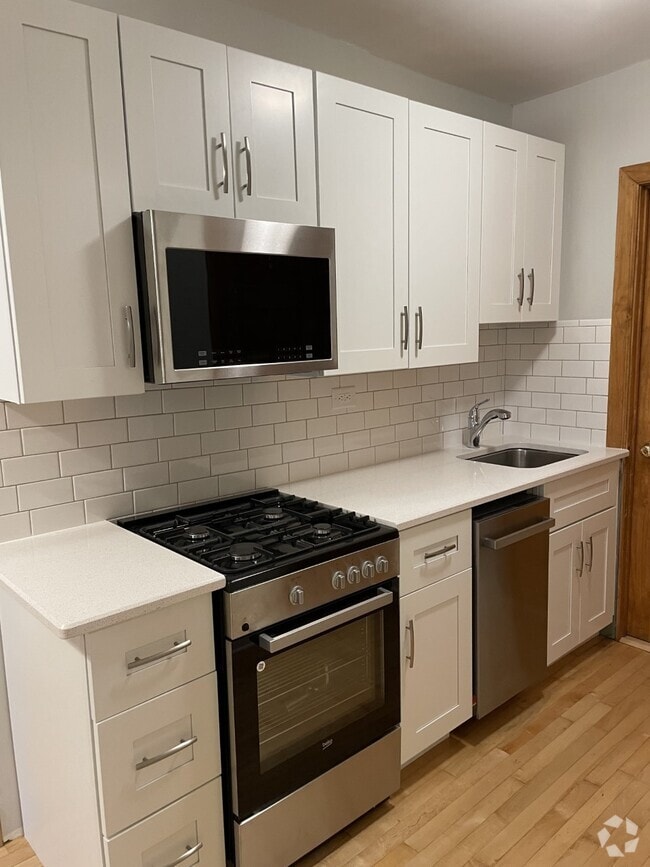 Rentals near Addison Station (Red Line)