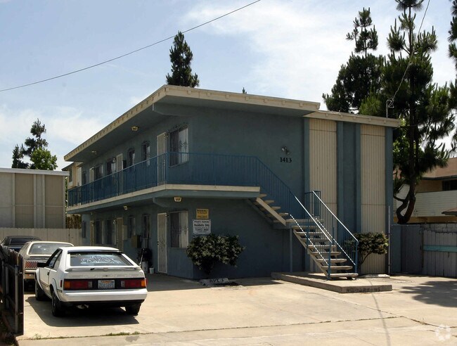 1413 HEMLOCK