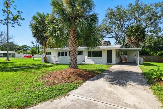 Photo - 695 Sunset Dr