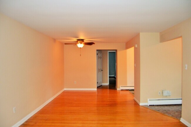 Photo - 7815 Queen St Unit 7815-A